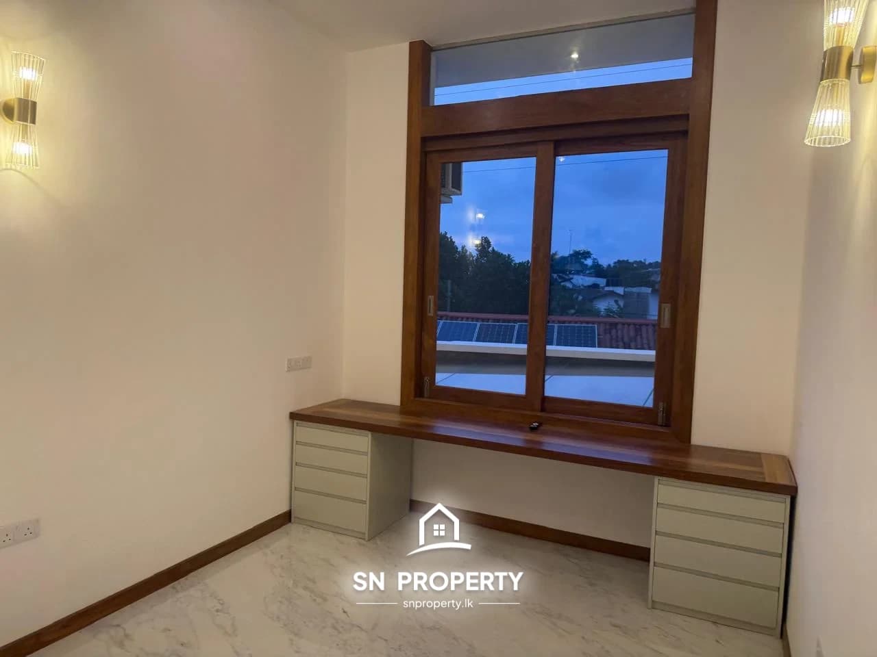 luxury Residence, designed 3 Storied House, Battaramulla, photo 10 of 20