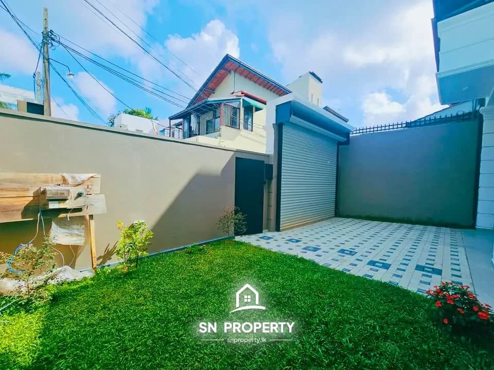 🏡 Super Luxury 2-Storey House with Rooftop – For Sale in Boralesgamuwa, photo 2 of 20