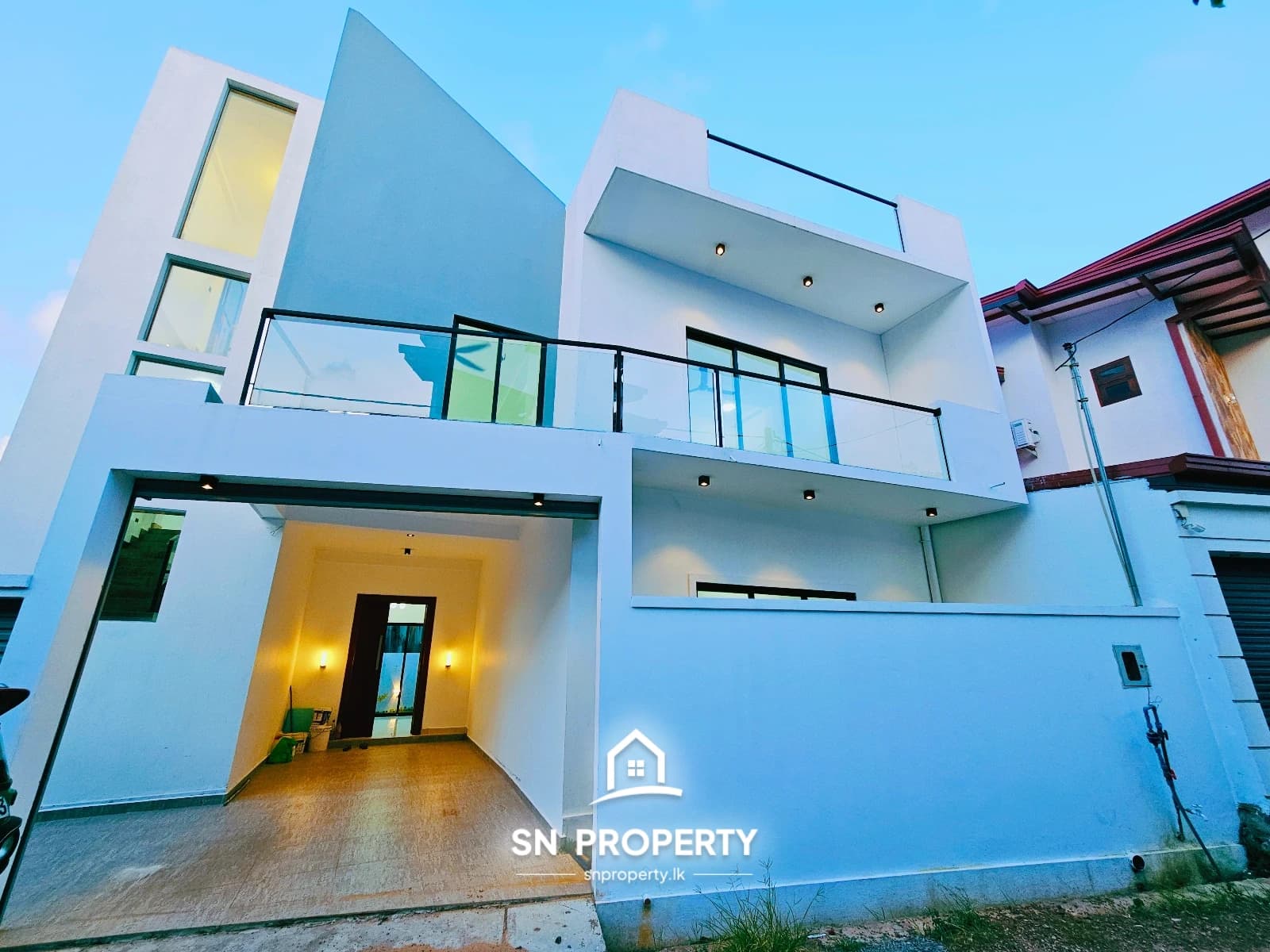 🏡 Luxury 2-Storey House for Sale – Athurugiriya, photo 1 of 20