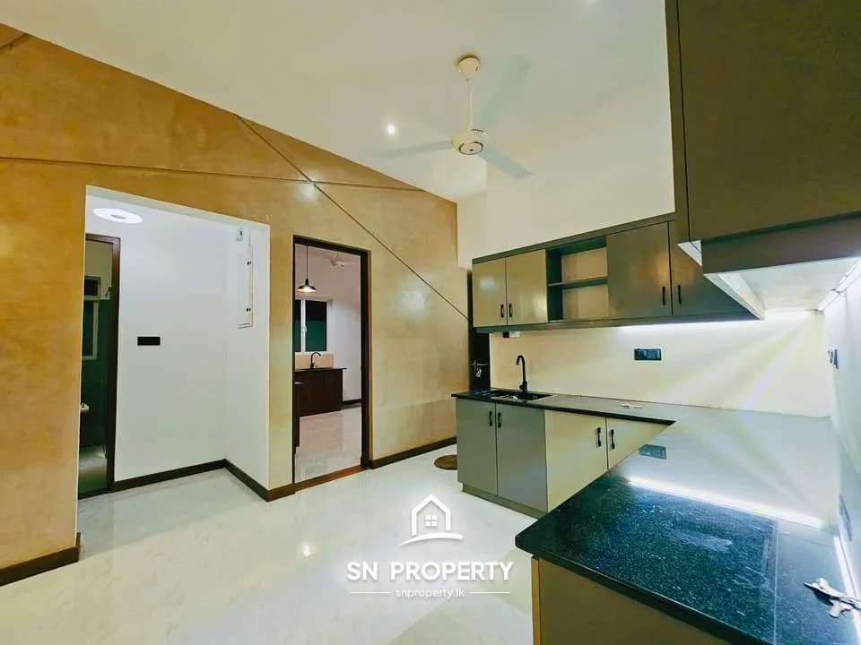 Thalawathugoda – Brand New 3 Storied House, photo 18 of 20