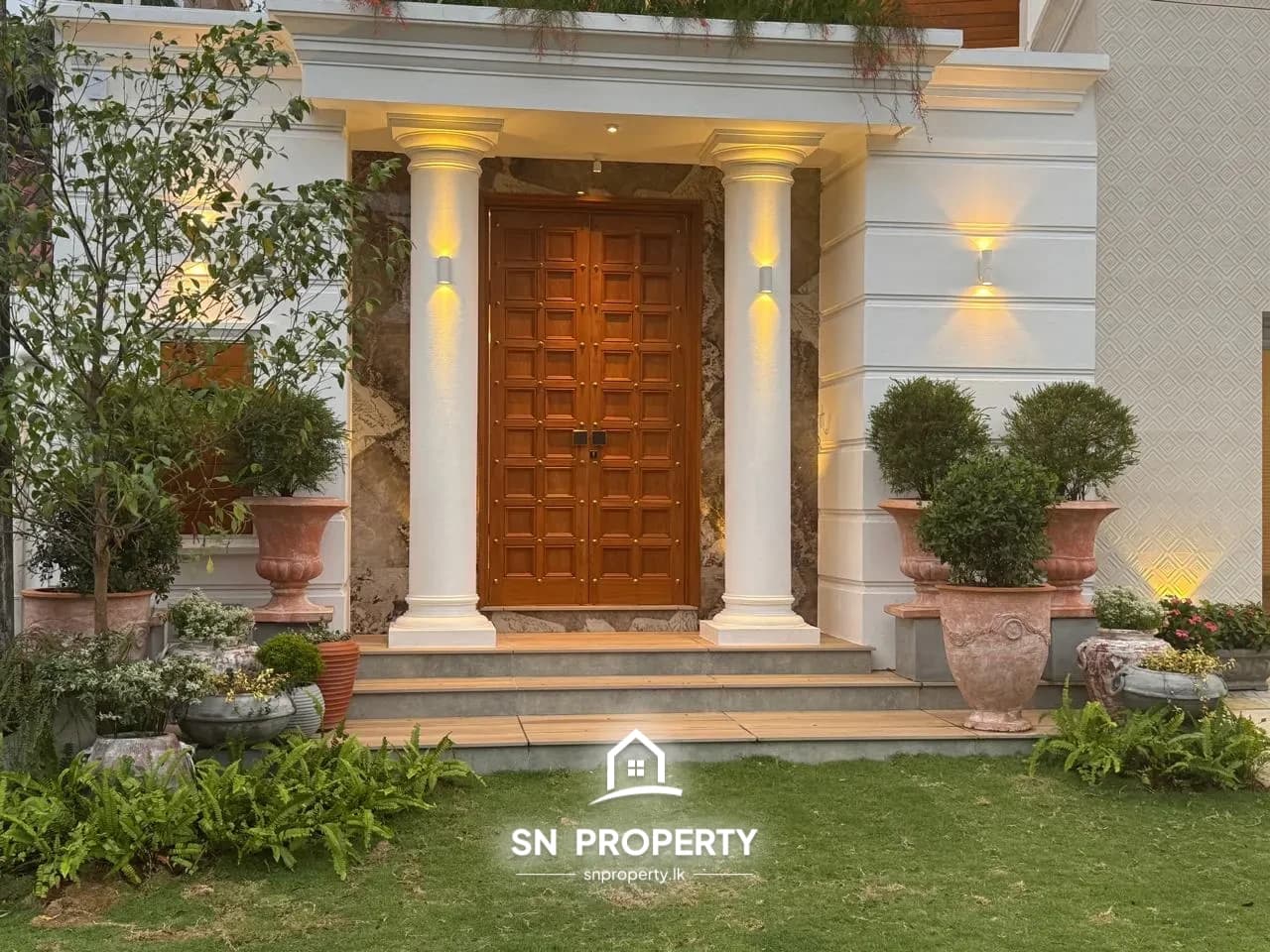 luxury Residence, designed 3 Storied House, Battaramulla, photo 14 of 20