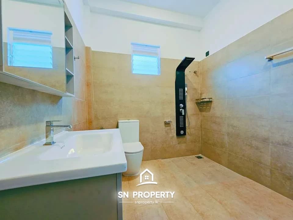 🏡 Super Luxury 2-Storey House with Rooftop – For Sale in Boralesgamuwa, photo 17 of 20
