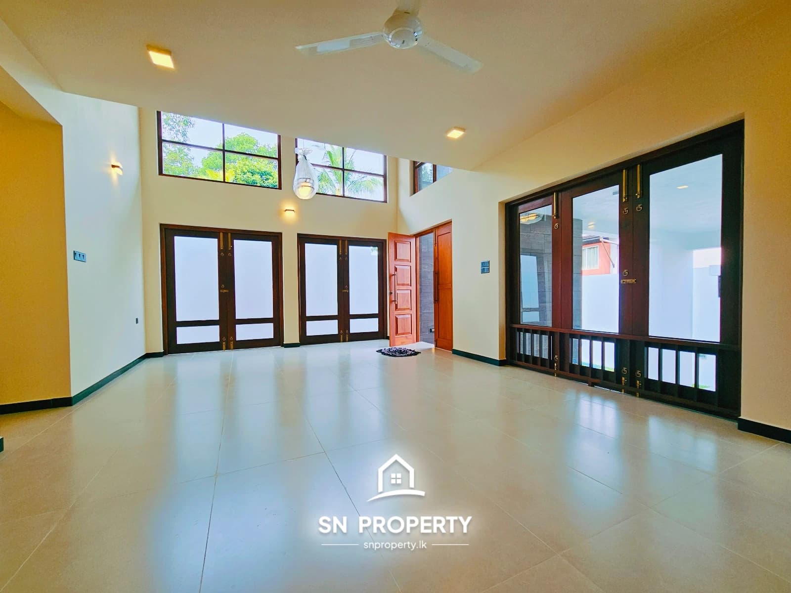 TWO-STOREY LUXURY HOME IN PRIME BATTARAMULLA, photo 6 of 20