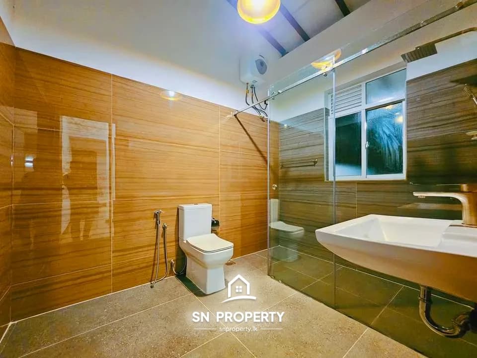 Thalawathugoda – Brand New 3 Storied House, photo 9 of 20