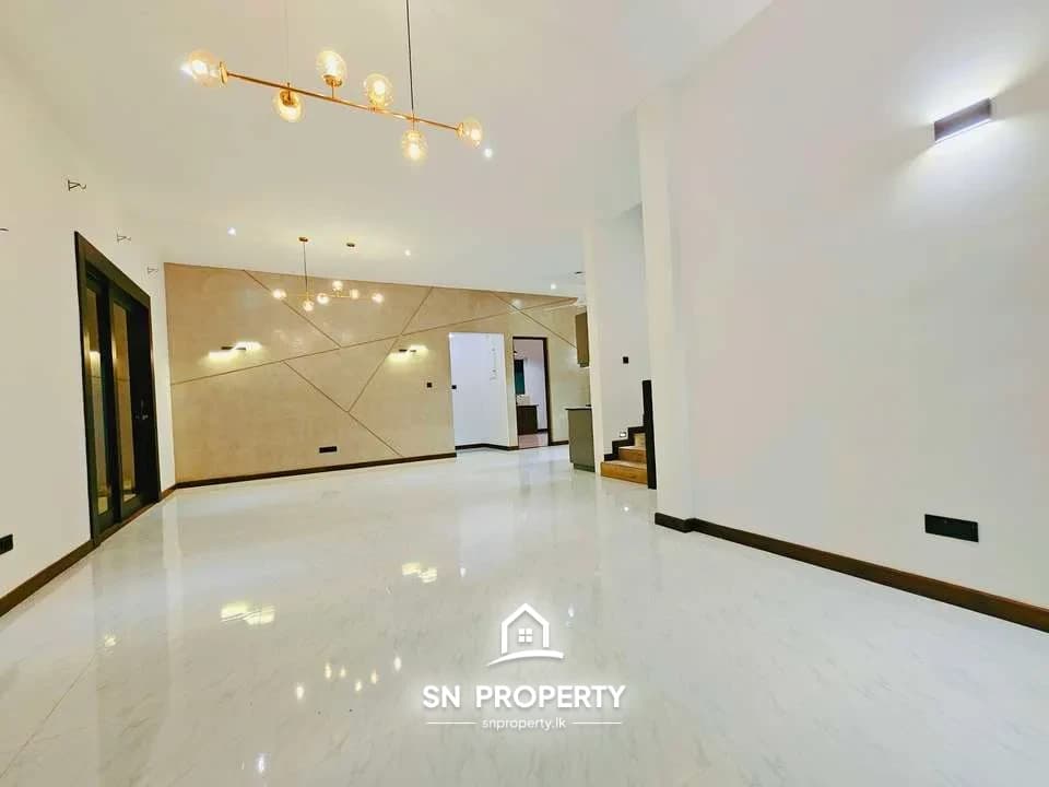 Thalawathugoda – Brand New 3 Storied House, photo 15 of 20