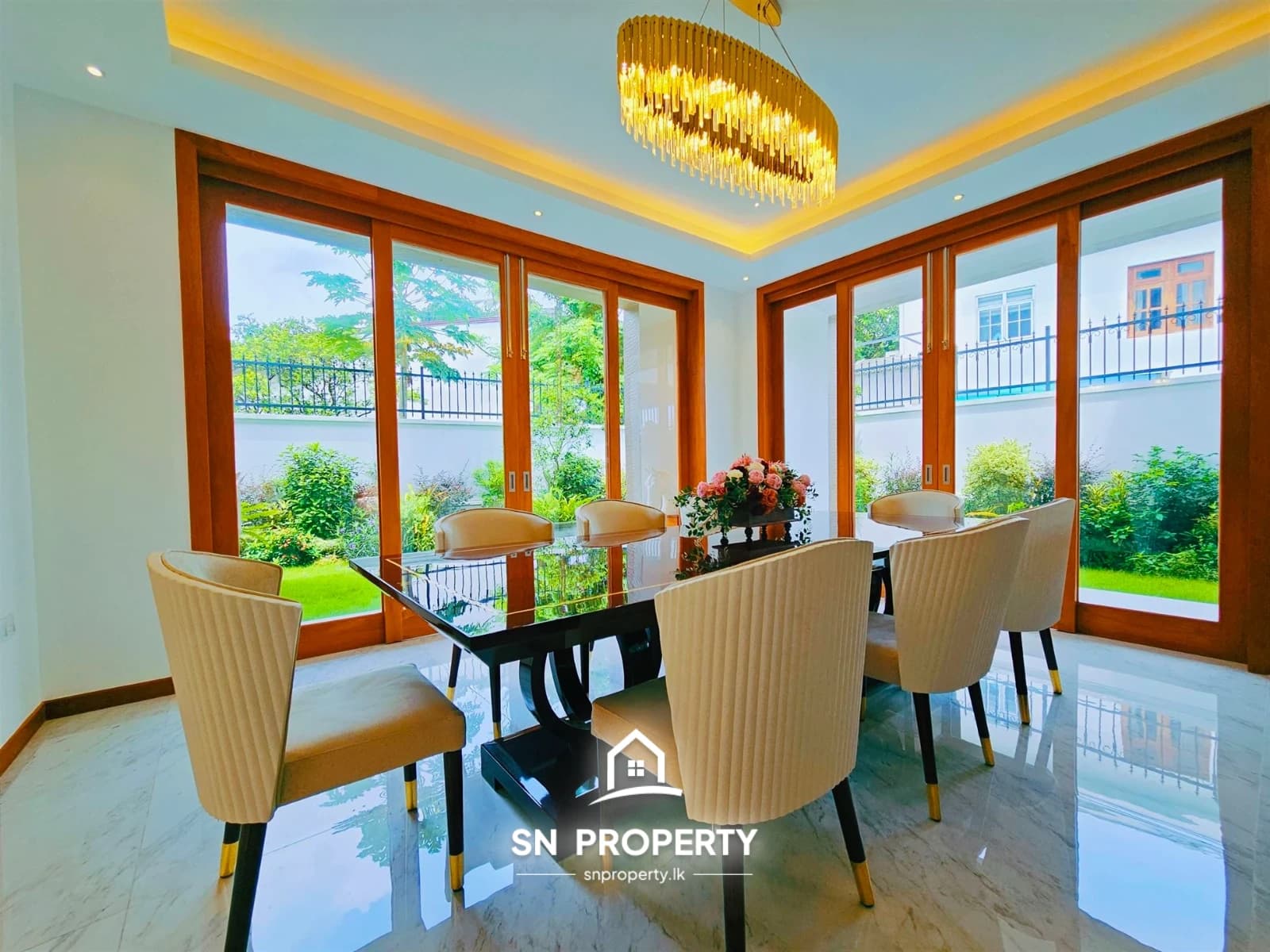 luxury Residence, designed 3 Storied House, Battaramulla, photo 4 of 20