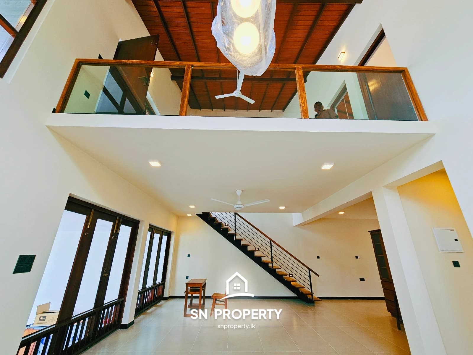TWO-STOREY LUXURY HOME IN PRIME BATTARAMULLA, photo 8 of 20