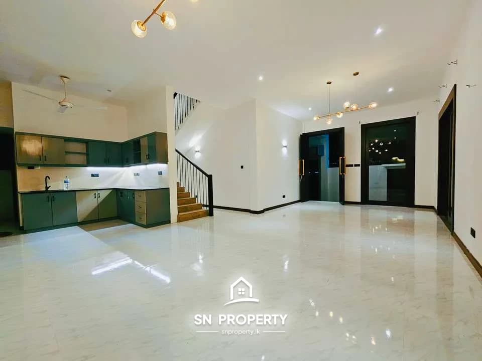 Thalawathugoda – Brand New 3 Storied House, photo 3 of 20