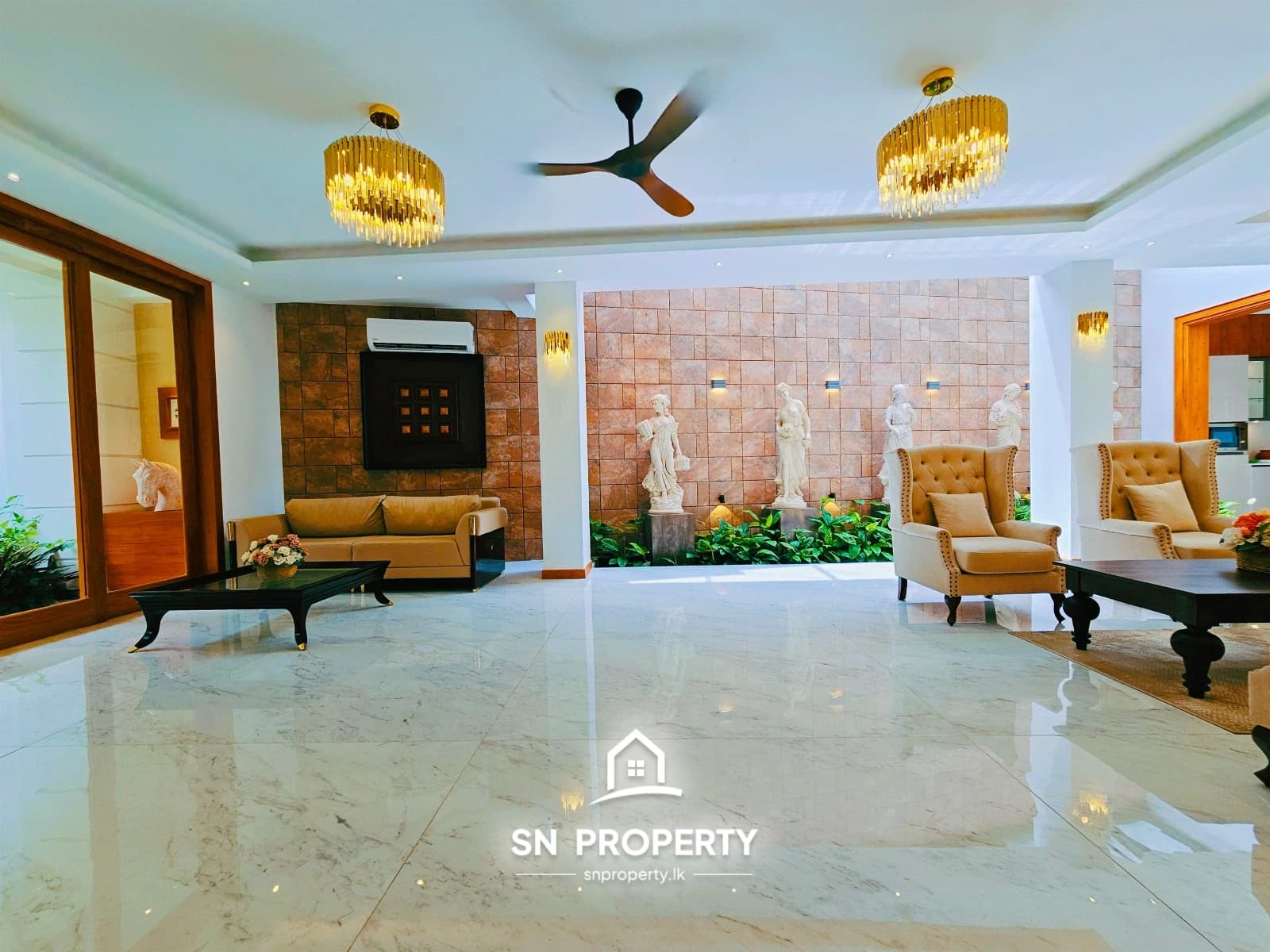 luxury Residence, designed 3 Storied House, Battaramulla, photo 9 of 20