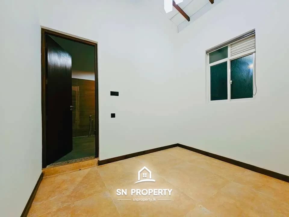 Thalawathugoda – Brand New 3 Storied House, photo 8 of 20