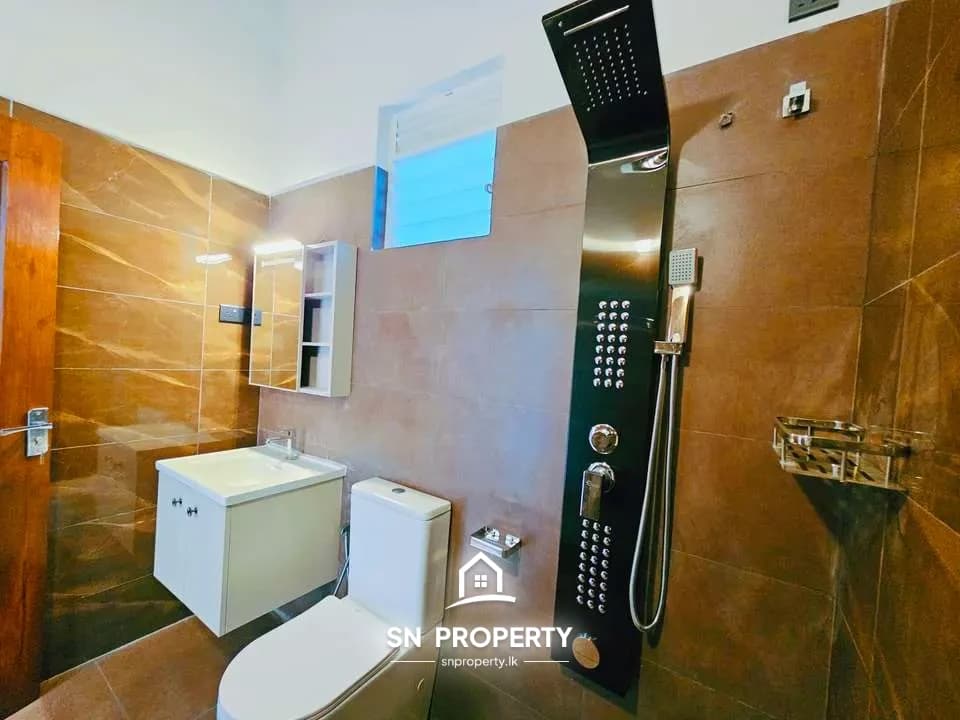 🏡 Super Luxury 2-Storey House with Rooftop – For Sale in Boralesgamuwa, photo 16 of 20