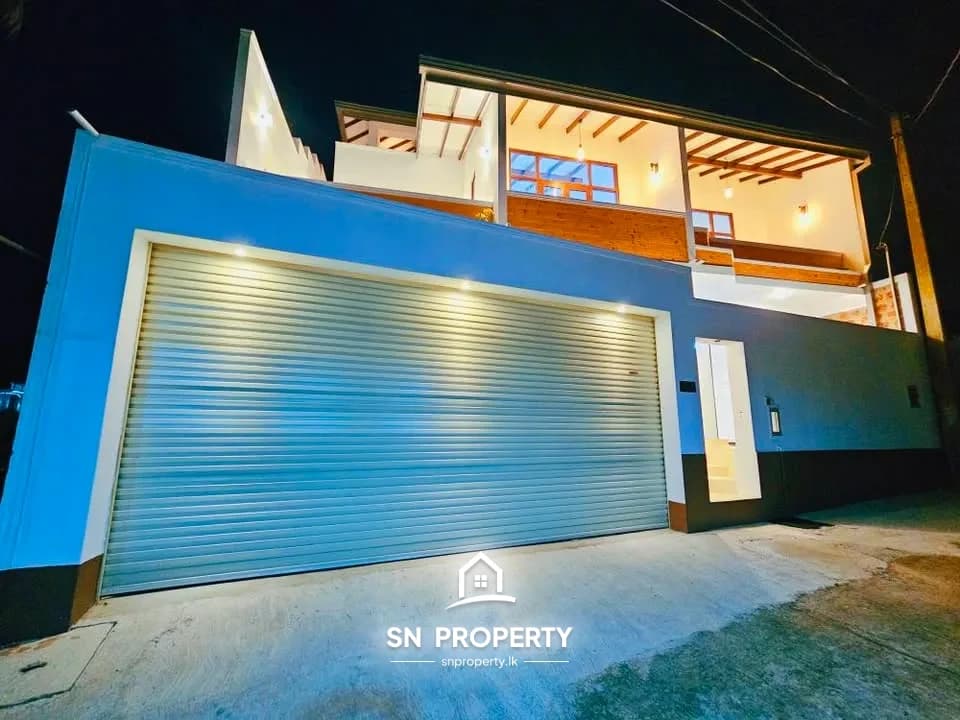 🏡 Brand New Luxury 3-Storey House with Rooftop for Sale – Malabe Town, photo 1 of 10