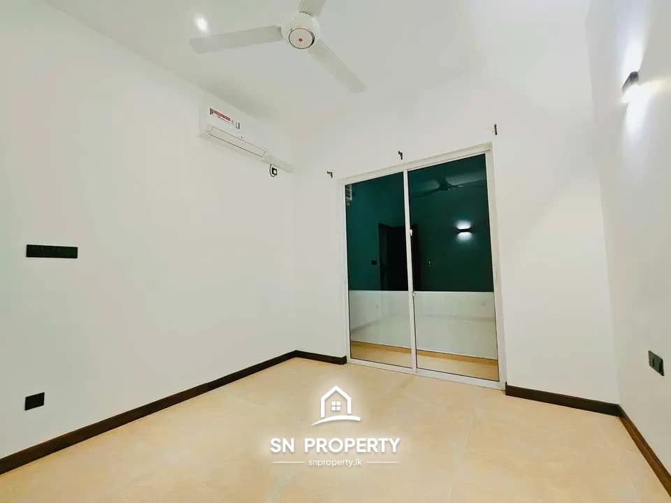 Thalawathugoda – Brand New 3 Storied House, photo 12 of 20